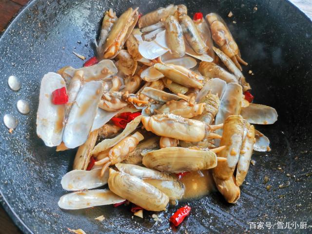 這個(gè)海鮮被稱作“小人仙”,肉質(zhì)肥美,用這個(gè)方法做,一盤(pán)不夠吃 這個(gè)海鮮被稱作“小人仙”,肉質(zhì)肥美,用這個(gè)方法做,一盤(pán)不夠吃